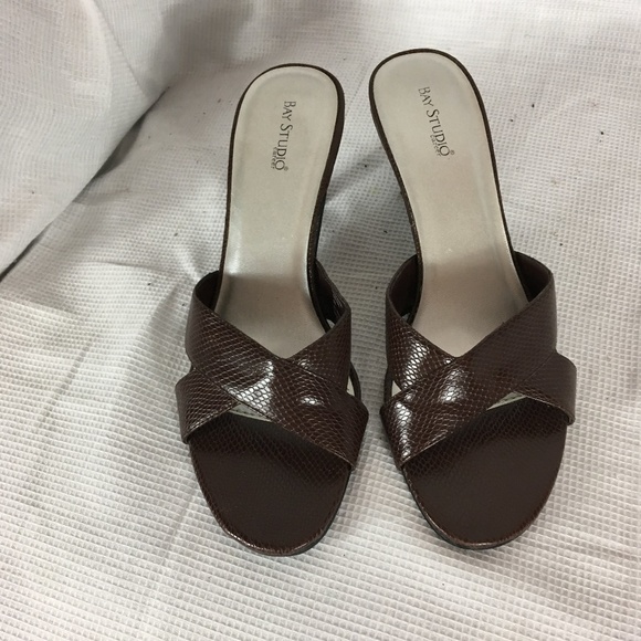 Bay Studio womens brown faux croc open toe sandals - Picture 2 of 7